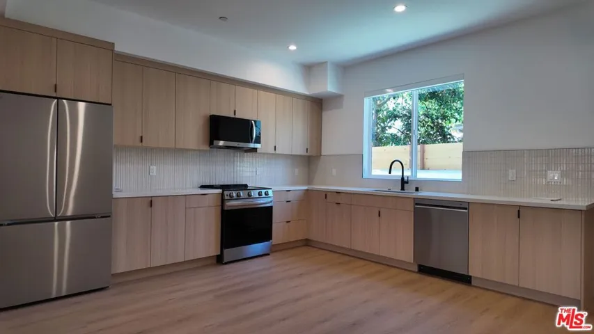 5225 W 20th Street 3/4, Los Angeles, California 90016 — photo 5