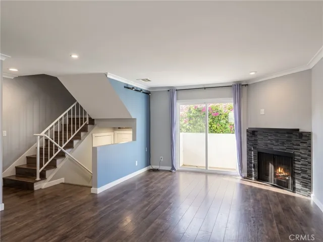 6950 Remmet Avenue 3, Canoga Park, California 91303 — photo 4