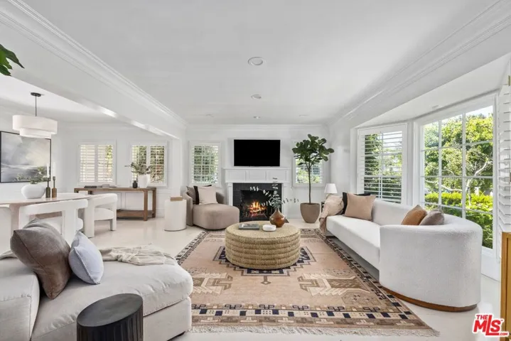 300 N Bowling Green Way, Los Angeles, California 90049 — photo 4