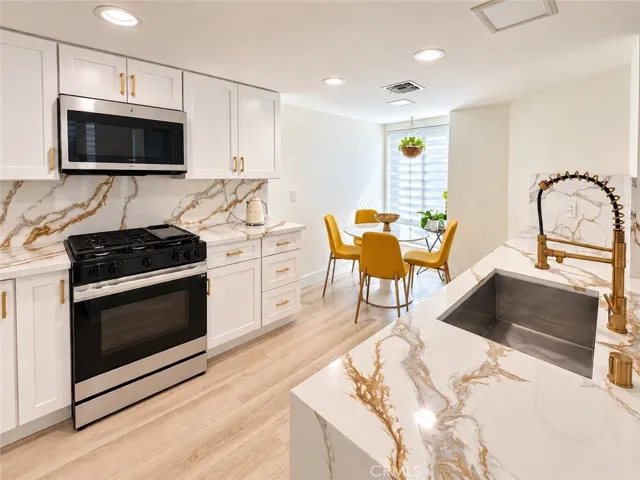 437 E Palm Avenue 207, Burbank, California 91501 — photo 5