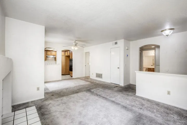 750 Breeze Hill Road 121, Vista, California 92081 — photo 4