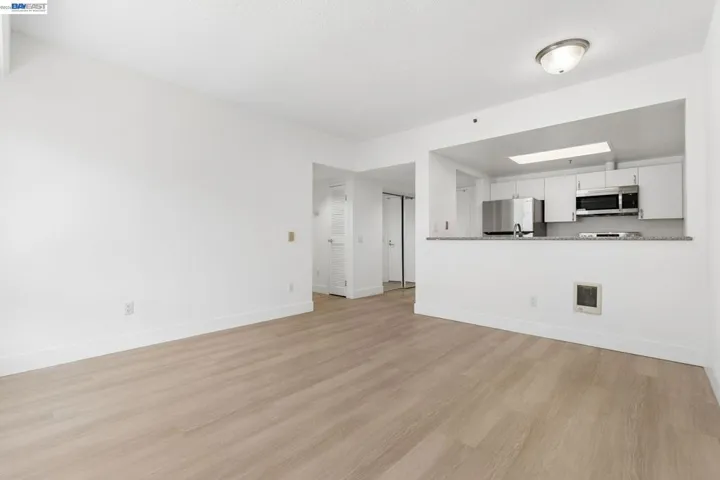 989 Webster Street 546, Oakland, California 94607 — photo 4