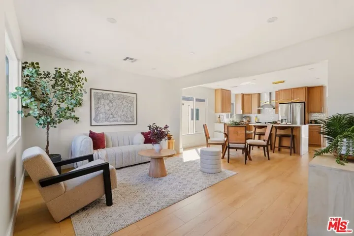 3667 Cimarron Street, Los Angeles, California 90018 — photo 4