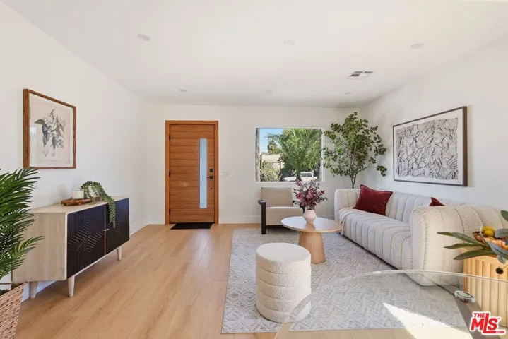 3667 Cimarron Street, Los Angeles, California 90018 — photo 5