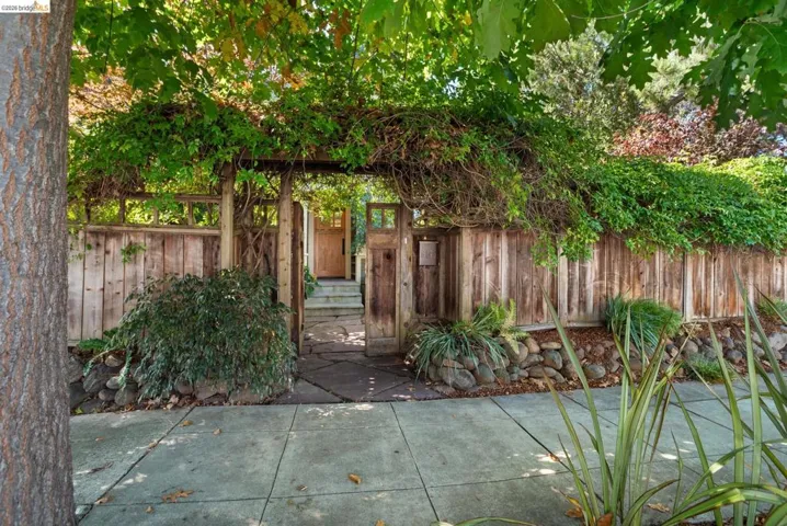 6145 Fremont St, Oakland, California 94608 — photo 4