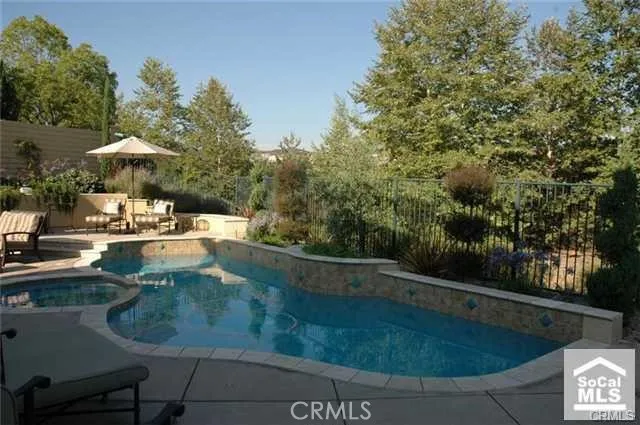 Amazing Pool and Spa.
Totally Private backyard