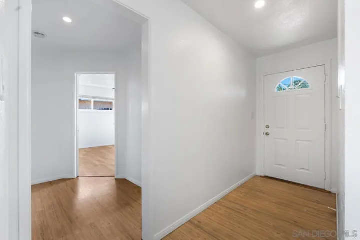 4581 Chinook, San Diego, California 92117 — photo 5