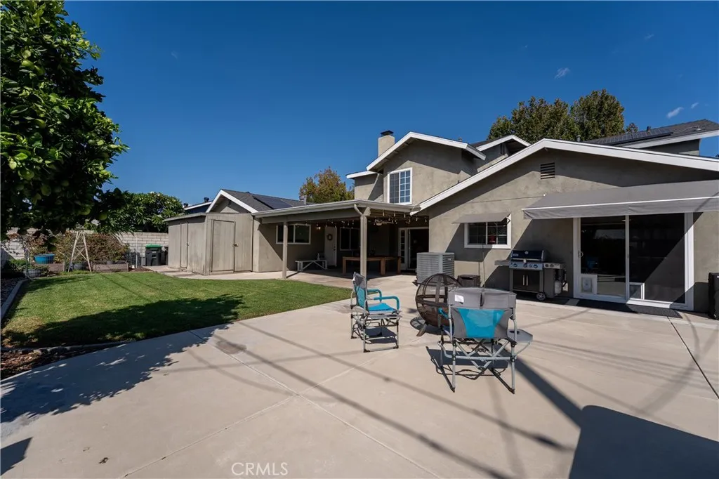 The shot shows you the patio door, which is off the kitchen out to the backyard.