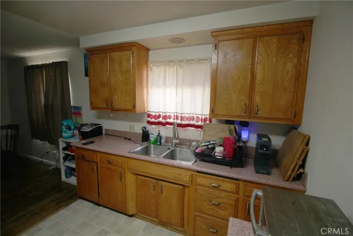 940 S Taylor, Hemet, California 92543 — photo 4