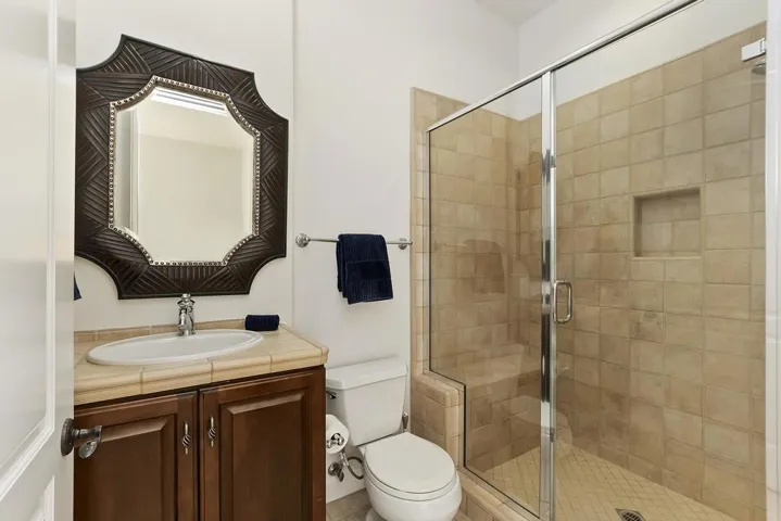 042_Bathroom 3