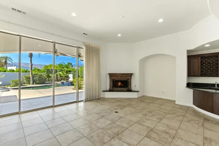 009_Living Room