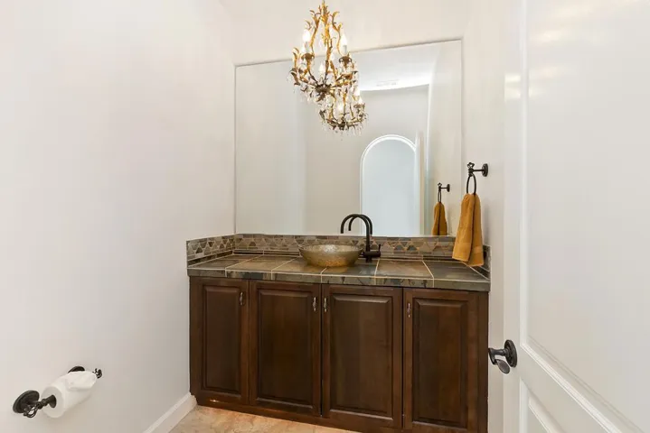 029_Powder Room