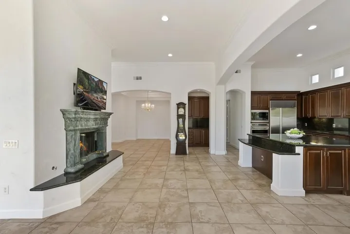 017_Family Room
