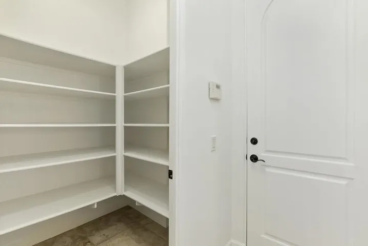 025_Pantry