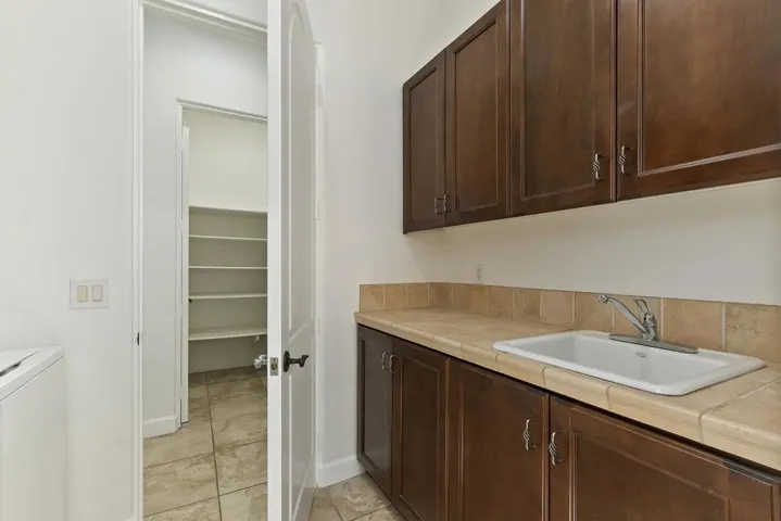 044_Laundry room