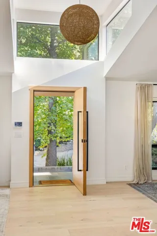 2450 Nalin Drive, Los Angeles, California 90077 — photo 4