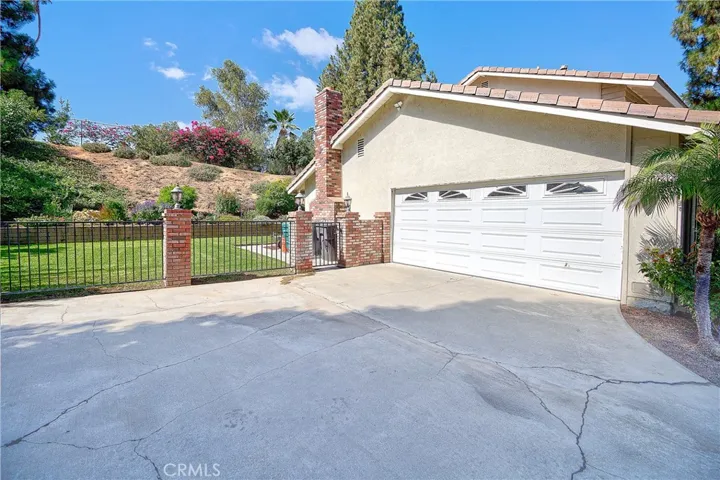 1230 Via Vallarta, Riverside, California 92506 — photo 5