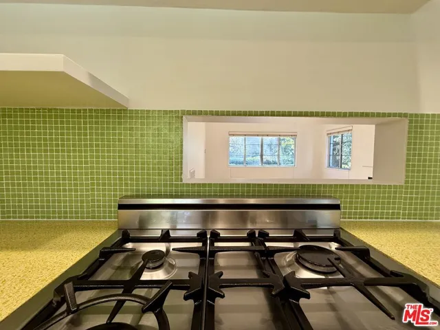 5333 Village Green, Los Angeles, California 90016 — photo 5