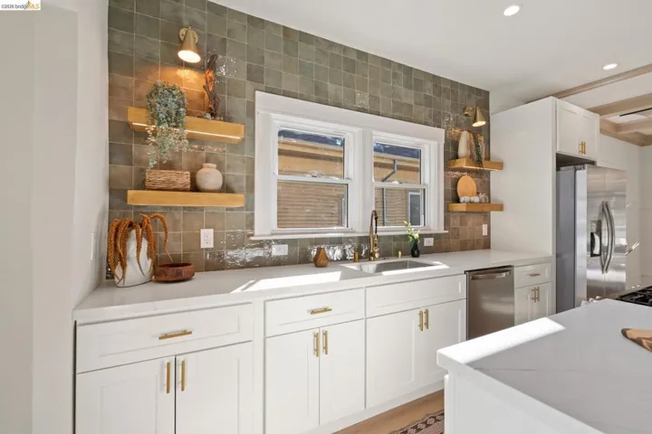 2630 Highland Ave, Oakland, California 94606 — photo 4