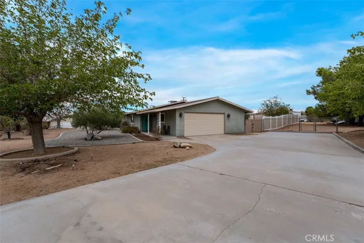 16248 Saint Timothy, Apple Valley, California 92307 — photo 4