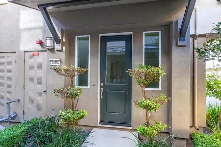 584 San Posadas Terrace 100, Sunnyvale, California 94085 — photo 4