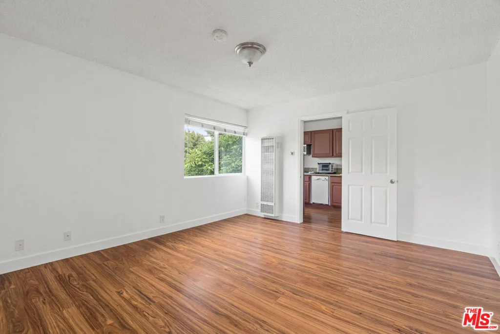 616 Vernon Ave #3