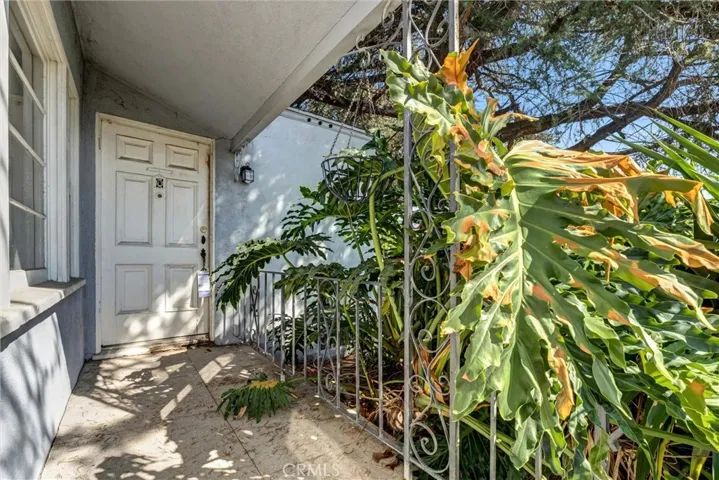 411 N Glenwood Place, Burbank, California 91506 — photo 4