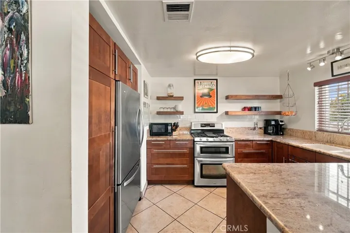 1545 W Jefferson, Los Angeles, California 90018 — photo 5