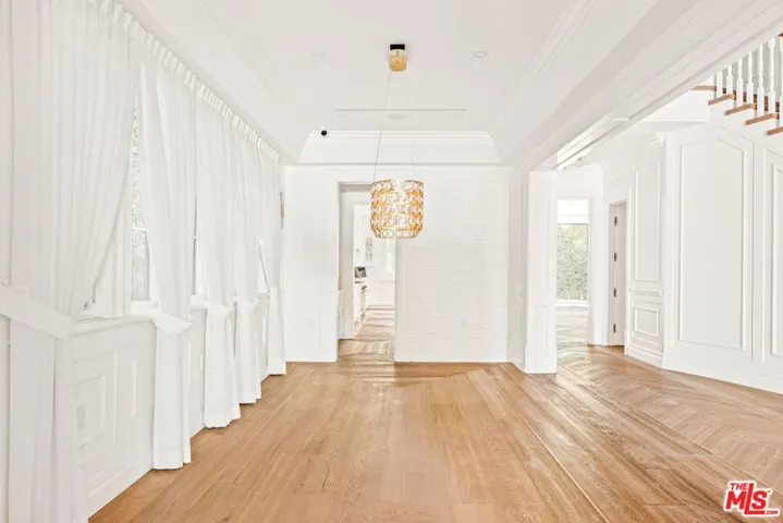 832 N Orange Grove Avenue, Los Angeles, California 90046 — photo 5