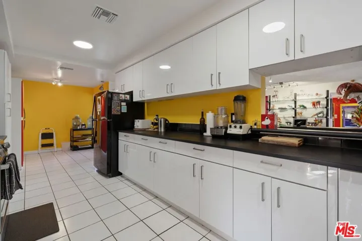 8364 Mulholland Drive, Los Angeles, California 90046 — photo 5