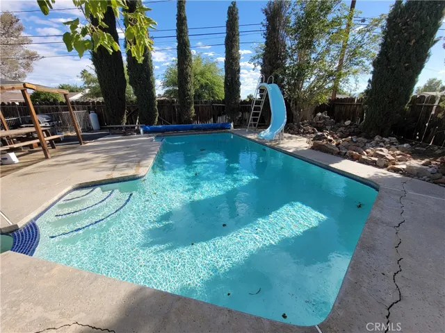 15645 Avion Lane, Victorville, California 92394 — photo 4