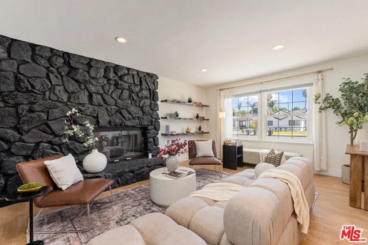 6607 Farralone Avenue, Woodland Hills, California 91303 — photo 5