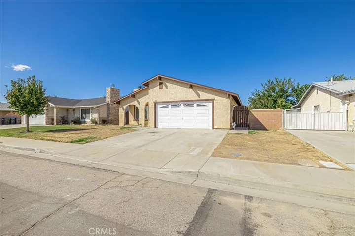 1111 Herzel, Lancaster, California 93535 — photo 4