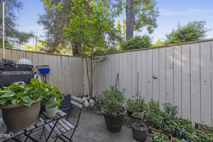 22330 Victory Boulevard 401, Los Angeles, California 91367 — photo 4
