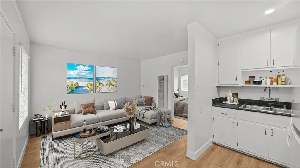 572 Nebraska Ave #1