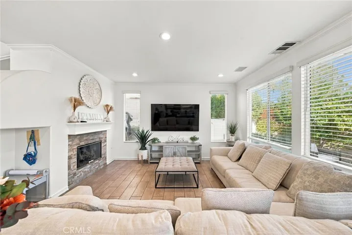 17511 Poplar Point, Canyon Country, California 91387 — photo 4