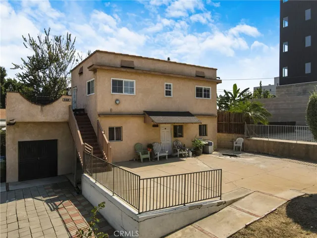 334 Robinson, Los Angeles, California 90026 — photo 4
