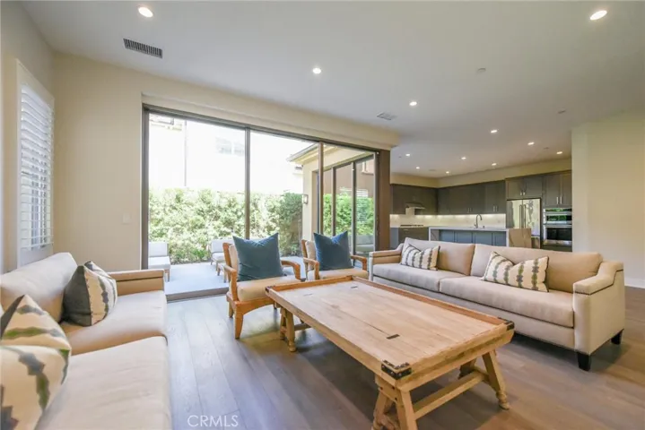 121 Linda Vista, Irvine, California 92618 — photo 4