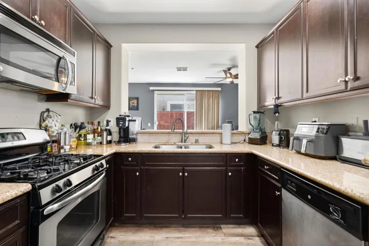 35797 Springvale Ln, Murrieta, California 92562 — photo 5