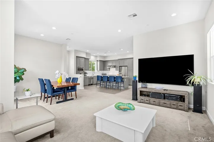 180 Follyhatch, Irvine, California 92618 — photo 4