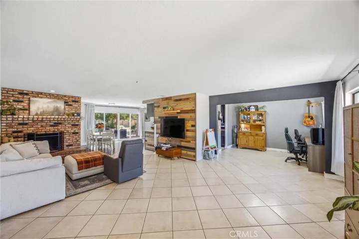 13231 Iroquois, Apple Valley, California 92308 — photo 5