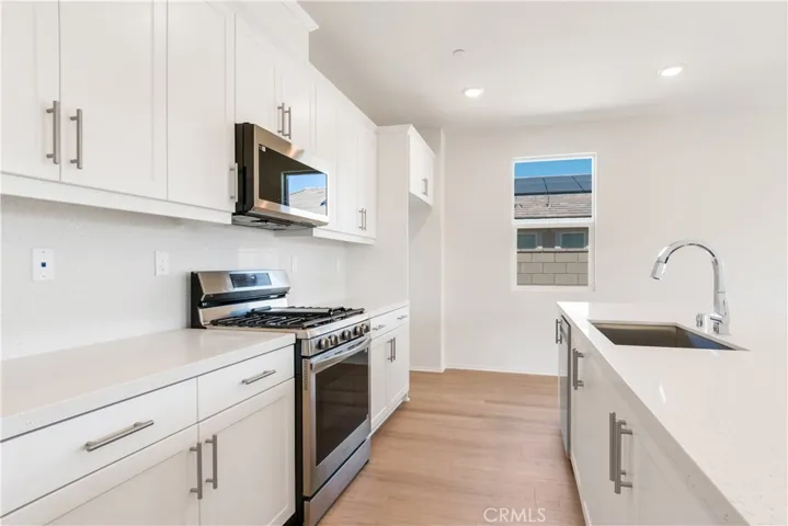 13743 Mesa View Drive, Victorville, California 92392 — photo 5