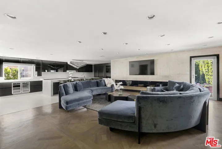459 N Croft Avenue, Los Angeles, California 90048 — photo 5
