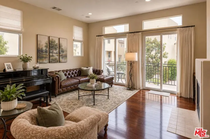 13023 Bluff Creek Drive 29, Los Angeles, California 90094 — photo 4