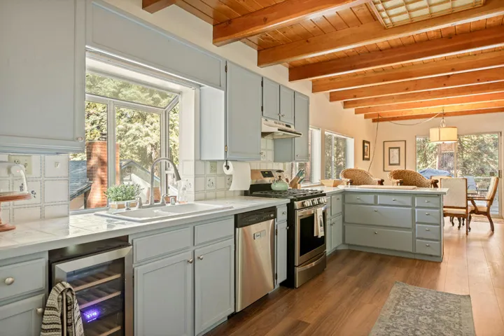 31522 Cedarwood Drive, Running Springs, California 92382 — photo 4