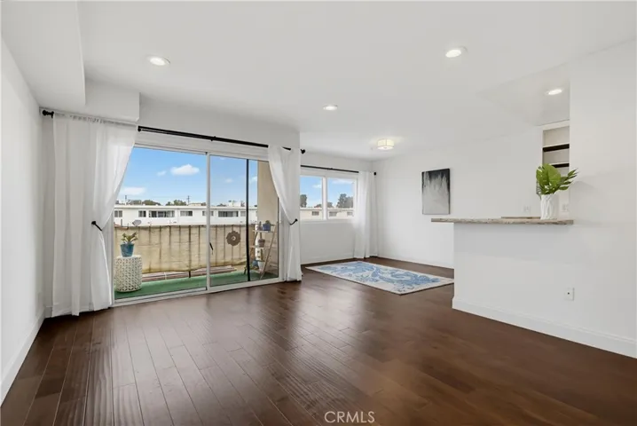 8738 Delgany 301, Playa Del Rey, California 90293 — photo 4