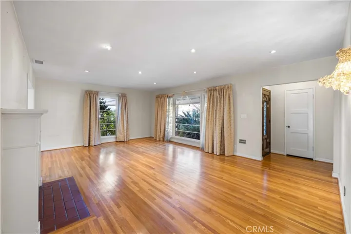 1207 Graynold, Glendale, California 91202 — photo 4