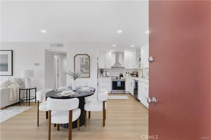 970 Palm, West Hollywood, California 90069 — photo 5