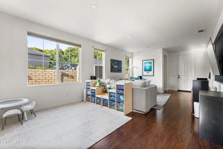 957 Entrada Drive, Oxnard, California 93030 — photo 4