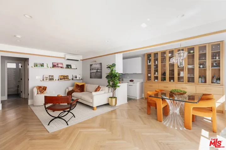 536 N Orlando Avenue 2, Los Angeles, California 90048 — photo 4